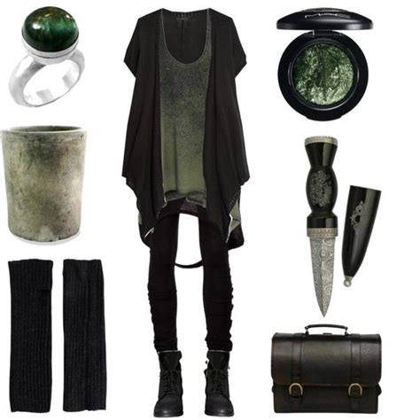 Wicca lone outfit
